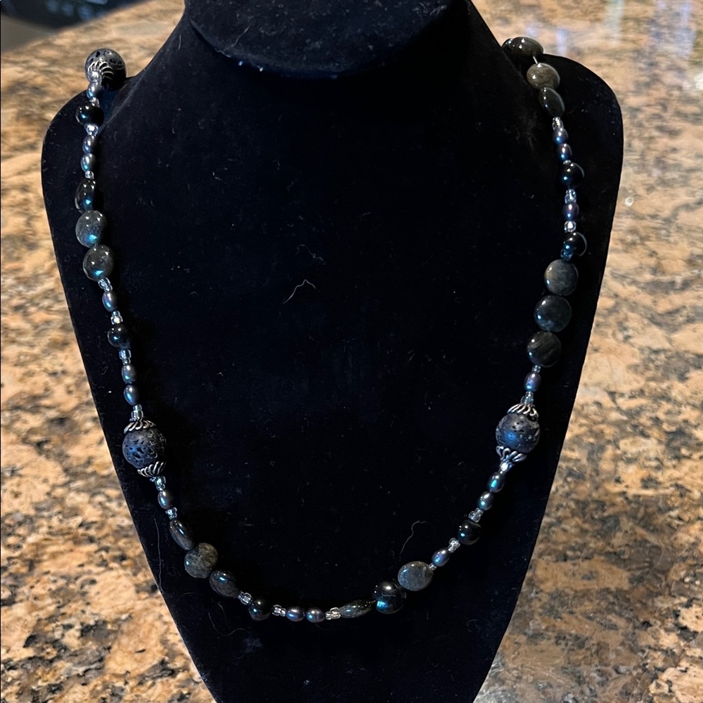 Chic Black and Silver Beaded Necklace